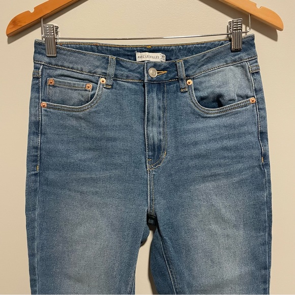 NWOT Avec Les Filles Cropped Fray Jeans in Blue - Picture 9 of 10